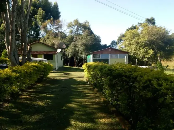 Chácara com 2 Casas - área de lazer completa - Munhoz