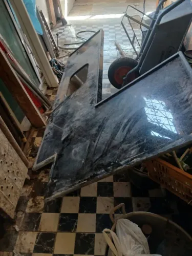 Pedra de marmore Mede.2.30 Por 63 cm tipo L com pia por 2.000 mil