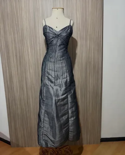 Vestido Vintage Cinza