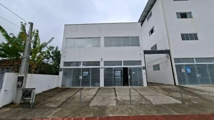 Locação | Galpão de 250m² no bairro Jardim Atlântico