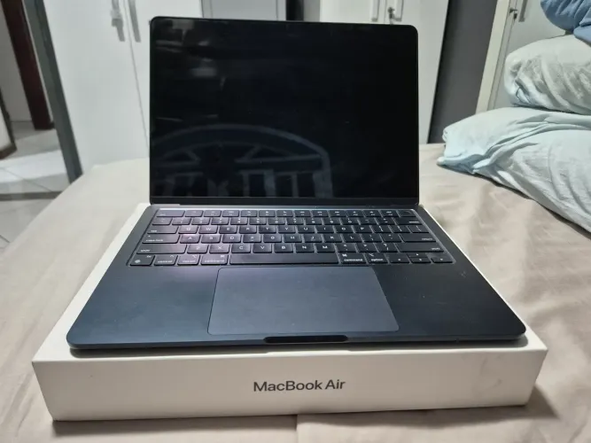 MacBook Air M2 8GB / 512GB Midnight + Magic Mouse - Completo