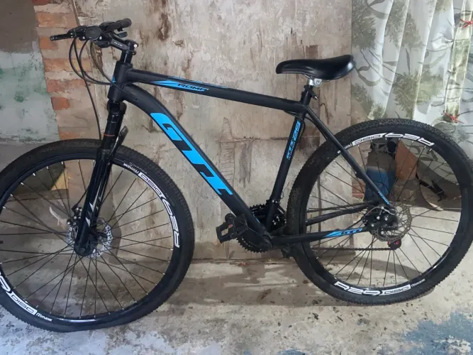 Bicicleta GTS Aro 29 MTB - Pouquíssimo uso - Preta/Azul