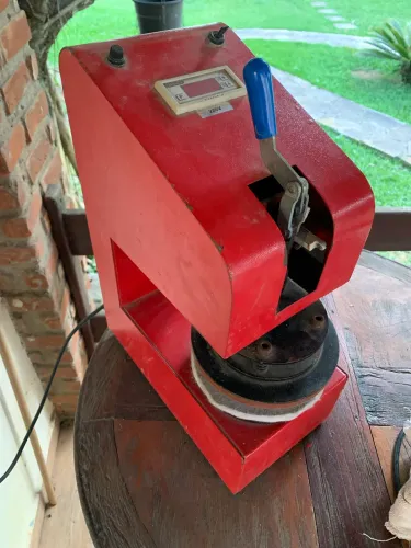 prensa térmica vermelha pratos manual