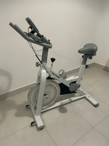 Bicicleta bike ergométrica de spinning - semi nova