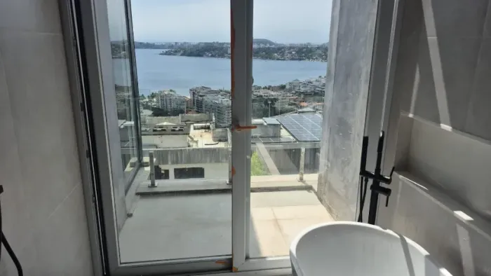 Porta de Correr em Alumínio e Vidro - 2 Folhas - 1,96 x 2,06 m