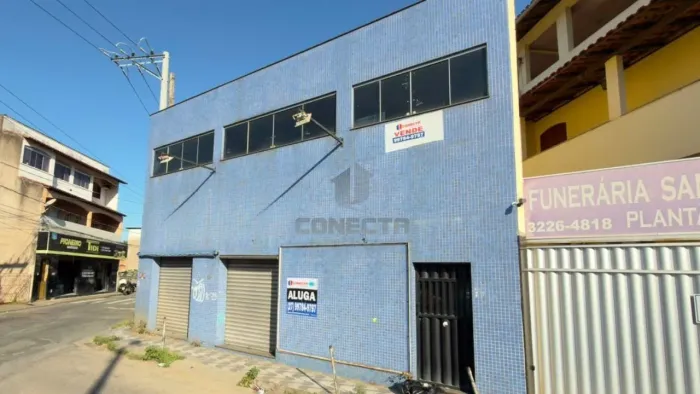 Prédio Comercial com 2 pontos em Cariacica, Bela Aurora - 260m², 2 banheiros.