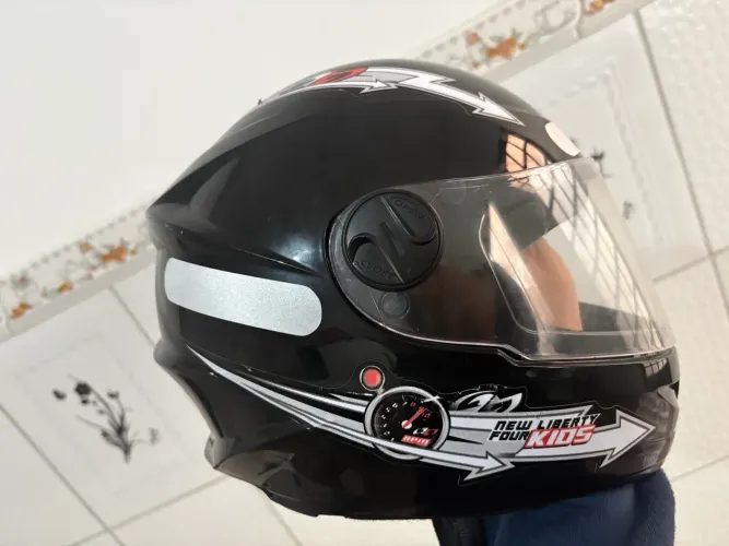 Capacete infantil n. 54