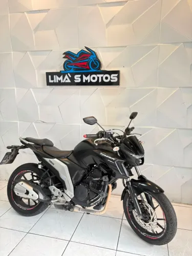 VENDO OU TROCO YAMAHA FAZER 250 2023 ( LIMAS MOTOS)