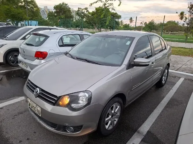 Volkswagen Polo Sed. Comfort. 1.6 MI Tot. Flex 8V 2012