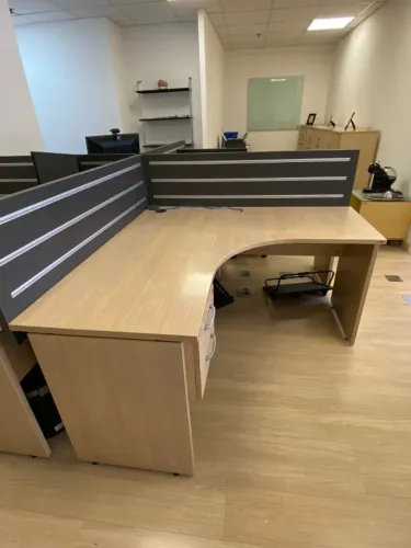 Kit 3 Mesas de Escritório em L com Divisórias MDF Claro Corporativa