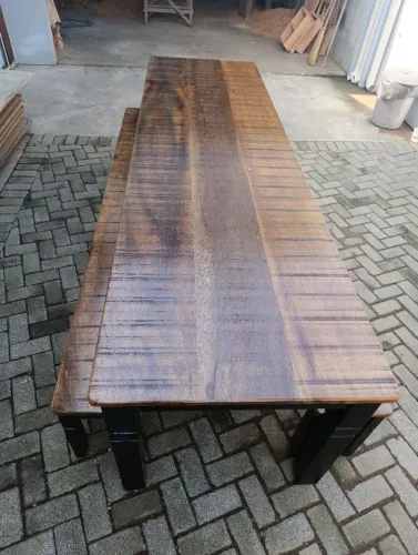 Jogo de mesa em madeira de lei rústica