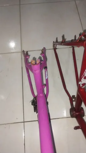 Vende--se 2 Quadros de bicicleta caloi