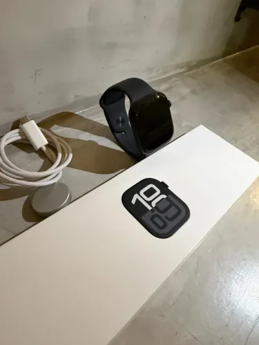 Apple Watch 10, 46 MM, preto, muito novo, dentro da garantia (um ano). Com Nota Fiscal!