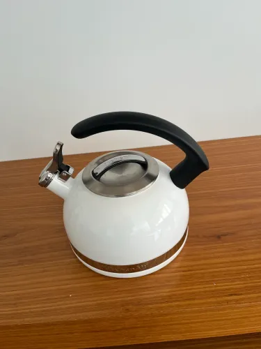 Chaleira Com Apito KitchenAid 1,9L Branca (Nova / Sem Uso)