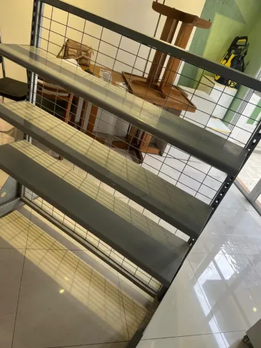 Prateleiras de aço esmaltado