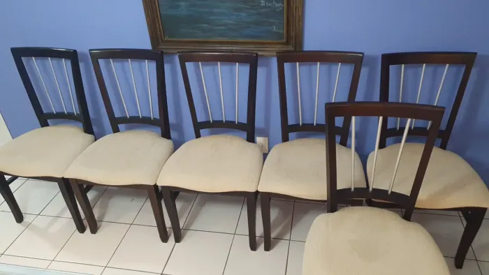 Conjunto de Mesa com 6 cadeiras
