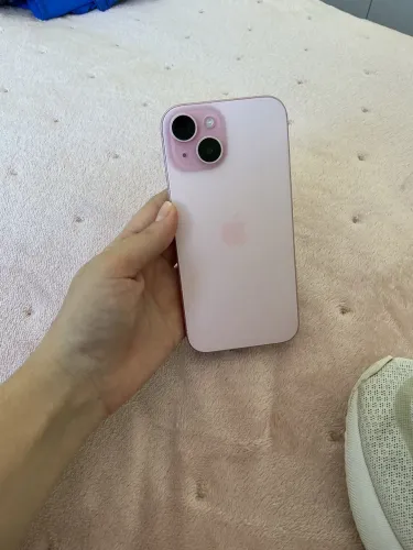 iPhone 15 128 gb. 4.000 (8 meses de uso)