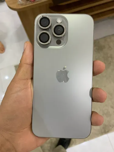 IPhone 15 Pro Max Cinza