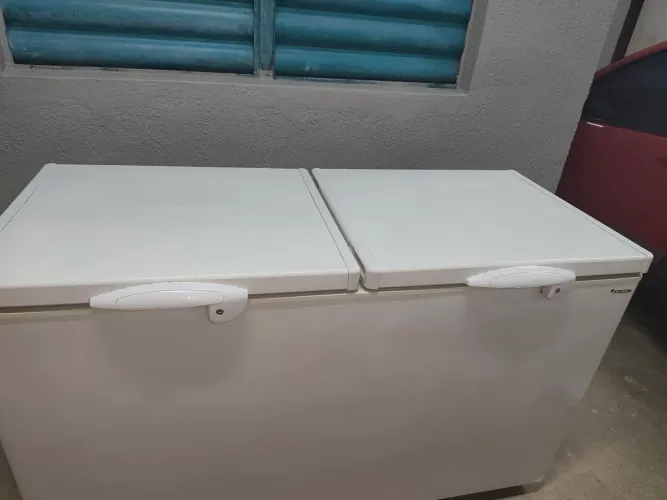 Vende-se frizzer 503 litros fricon