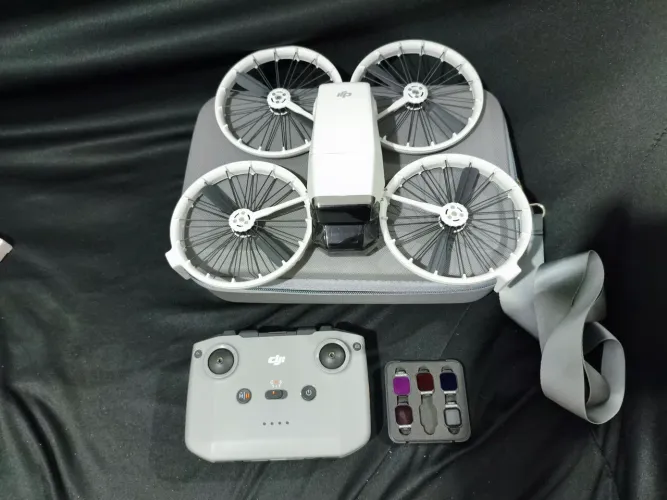Drone dji flip, pouco uso com acessórios originais incluso, bolsa e lentes 