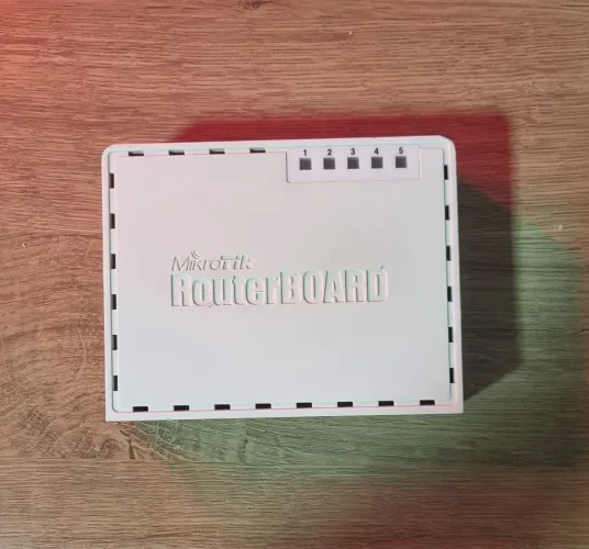 MicroTik RouterBoard 750GL