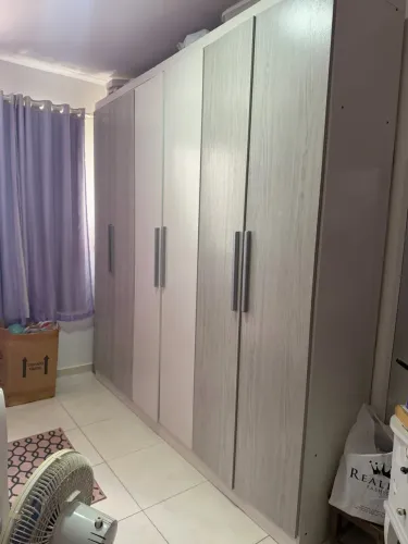 Vende-se Guarda Roupas