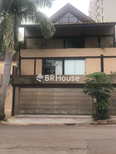 Centro | Casa 4 quartos, sendo 3 suites