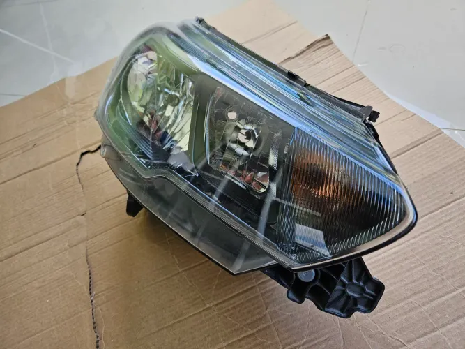 Farol Fiat Argo lado direito 2018 até 2023 sem LED