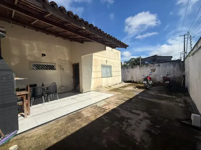 13/ ALUGO OU VENDO CASA NA REGIÃO DO COHATRAC PROX A ESTRADA DA MAIOBA