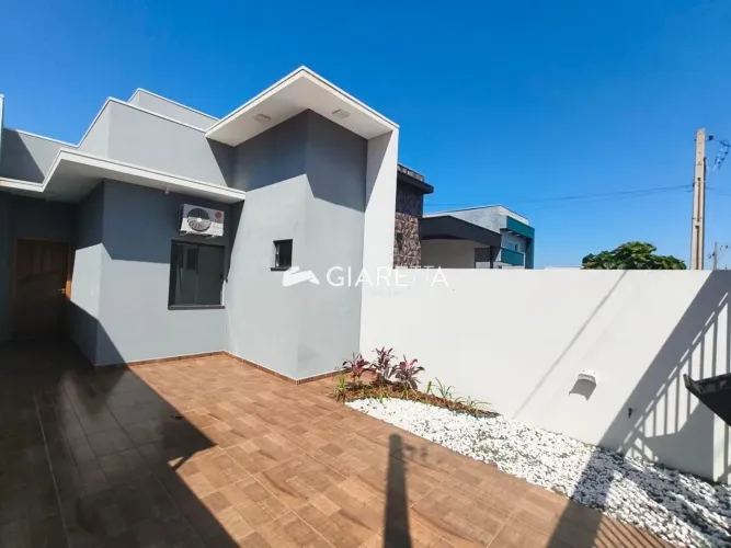 Casa à venda em ótima localização no JARDIM COOPAGRO, TOLEDO - PR