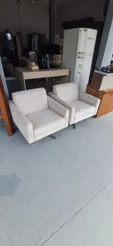 Poltronas brancas modernas