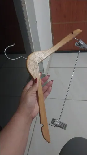 Cabides de madeira com presilha!