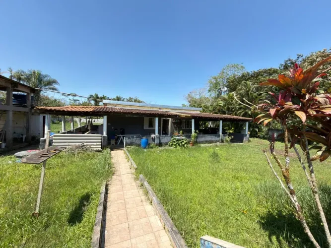 Chácara a Venda 4 quartos piscina no bairro Armando Cunha, em Peruíbe, no litoral sul de S