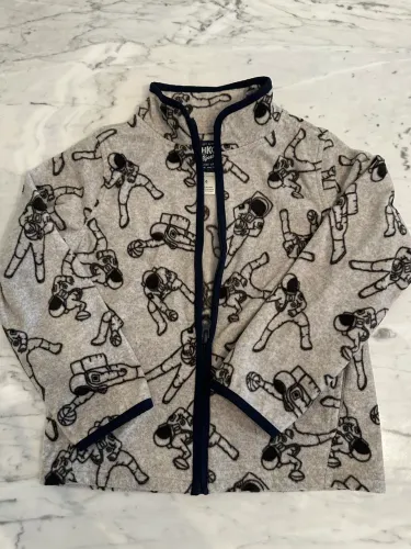casaco oshkosh bgosh fleece cinza estampa astronauta - 6 meses