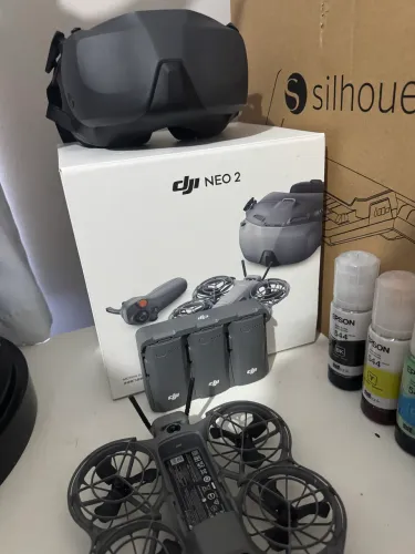 Drone DJI Neo 2 c/ 3 baterias + óculos + controle