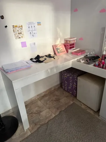Penteadeira com mesa de estudo