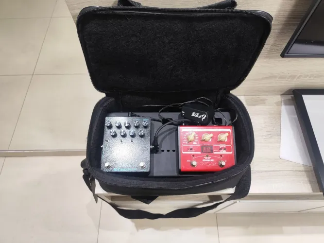 Pedalboard  para baixo - Pré/Drive Stardust + Pedaleira Vox IB + Fonte Fire + Bag
