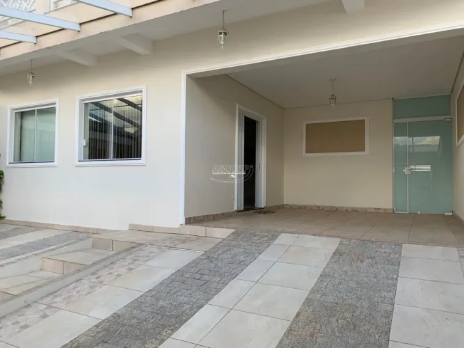 Casa à venda no bairro Centro, São Pedro.