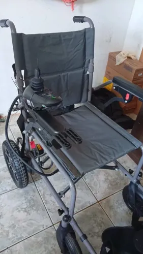 Cadeira de roda elétrica