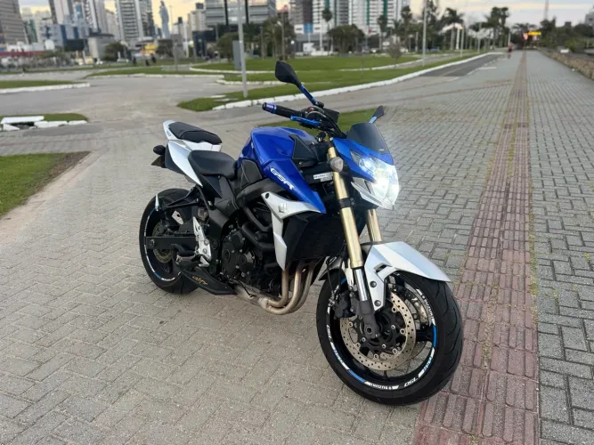 Suzuki GSR 750 2015