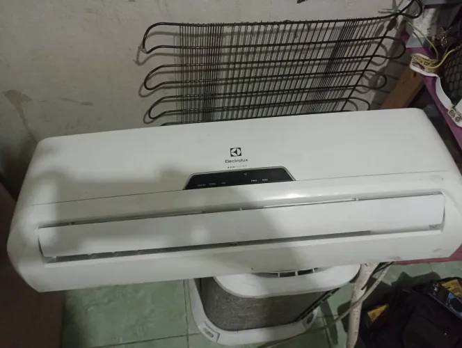 Vende se evaporadora Electrolux sem controle remoto 