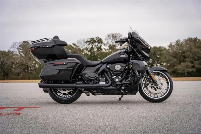 HARLEY-DAVIDSON STREET GLIDE LIMITED