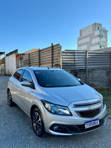 Chevrolet Onix Hatch LTZ 1.4 8V Flex Power Mec. 4P 2014