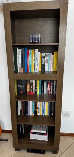 Estante de livros 