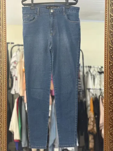 Calça jeans Tamanho 44 Marca villon ? perfeita para compor seu look?