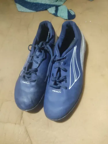 Chuteira tamanho 41