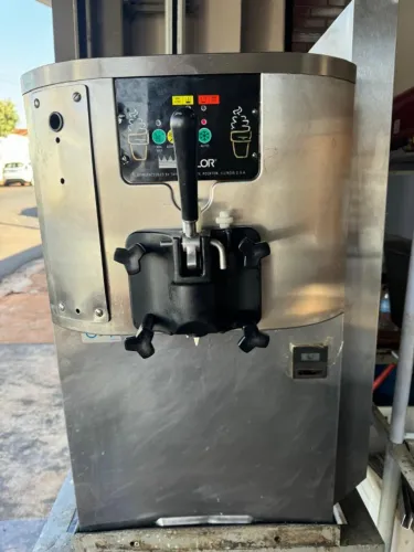 MÁQUINA DE SORVETE C707
