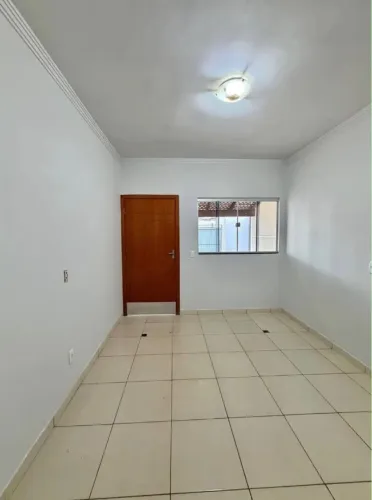 Vende-se casa na cidade operária