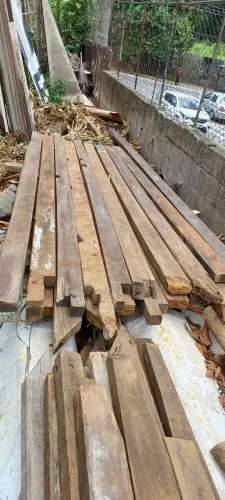 VIGAS DE MADEIRA 3,00MTS COMPRIMENTO 12X5 / 11X5 /// R$75,00 CADA PEÇA ( NÃO ENTREGAMOS )