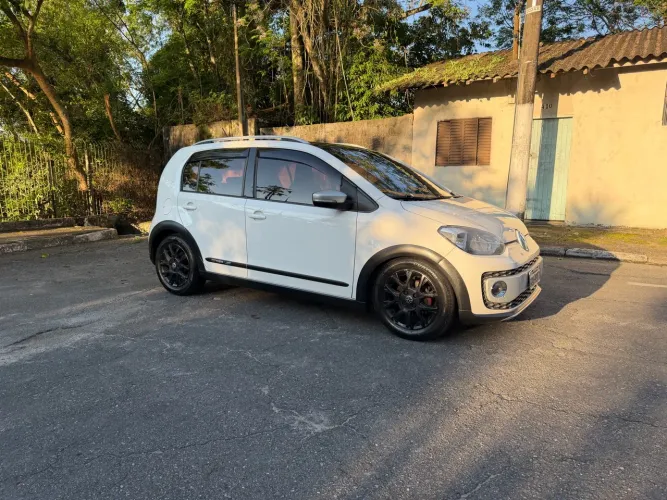 Volkswagen Up! Cross 1.0 TSI Total Flex 12V 5P 2016